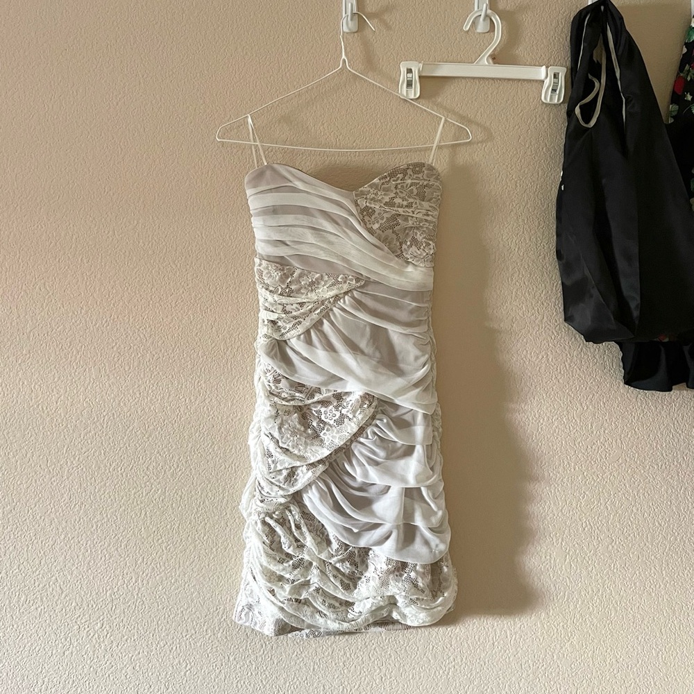 LIKE NEW Arden B strapless layered lace cocktail bodycon mini dress in white